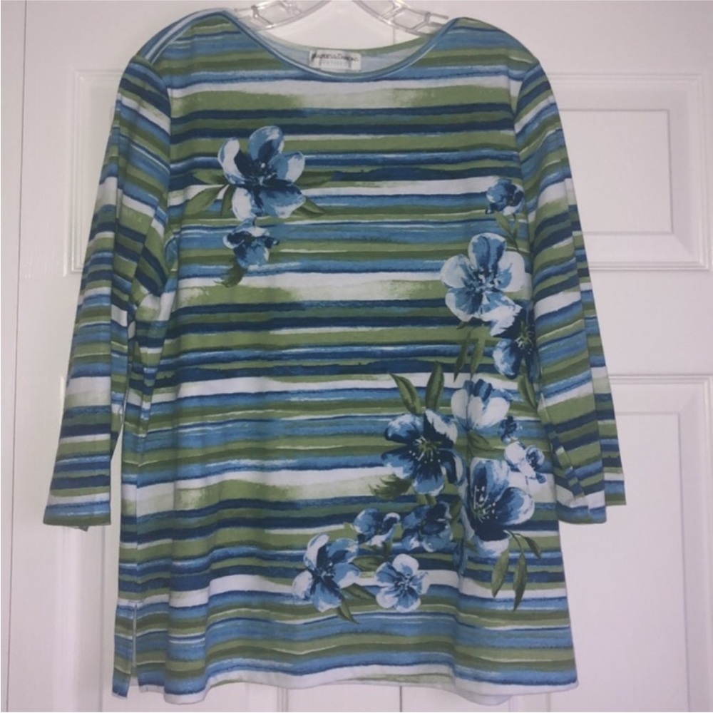 Draper’s & Damon’s 3/4 Length Sleeve Floral Top